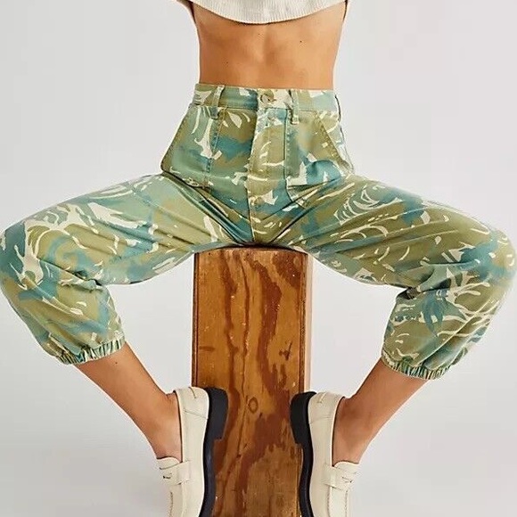 Mother The Wrapper Patch Ultra High Waist 31/L Green Tropical Camo Ankle Jogger - Picture 9 of 16